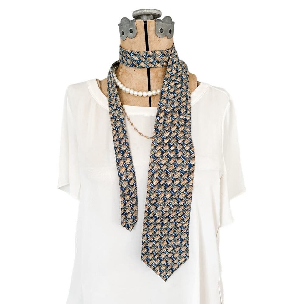 Burberry Burberrys vintage 100% silk woven pattern tie blue gold 4” w - Picture 2 of 5